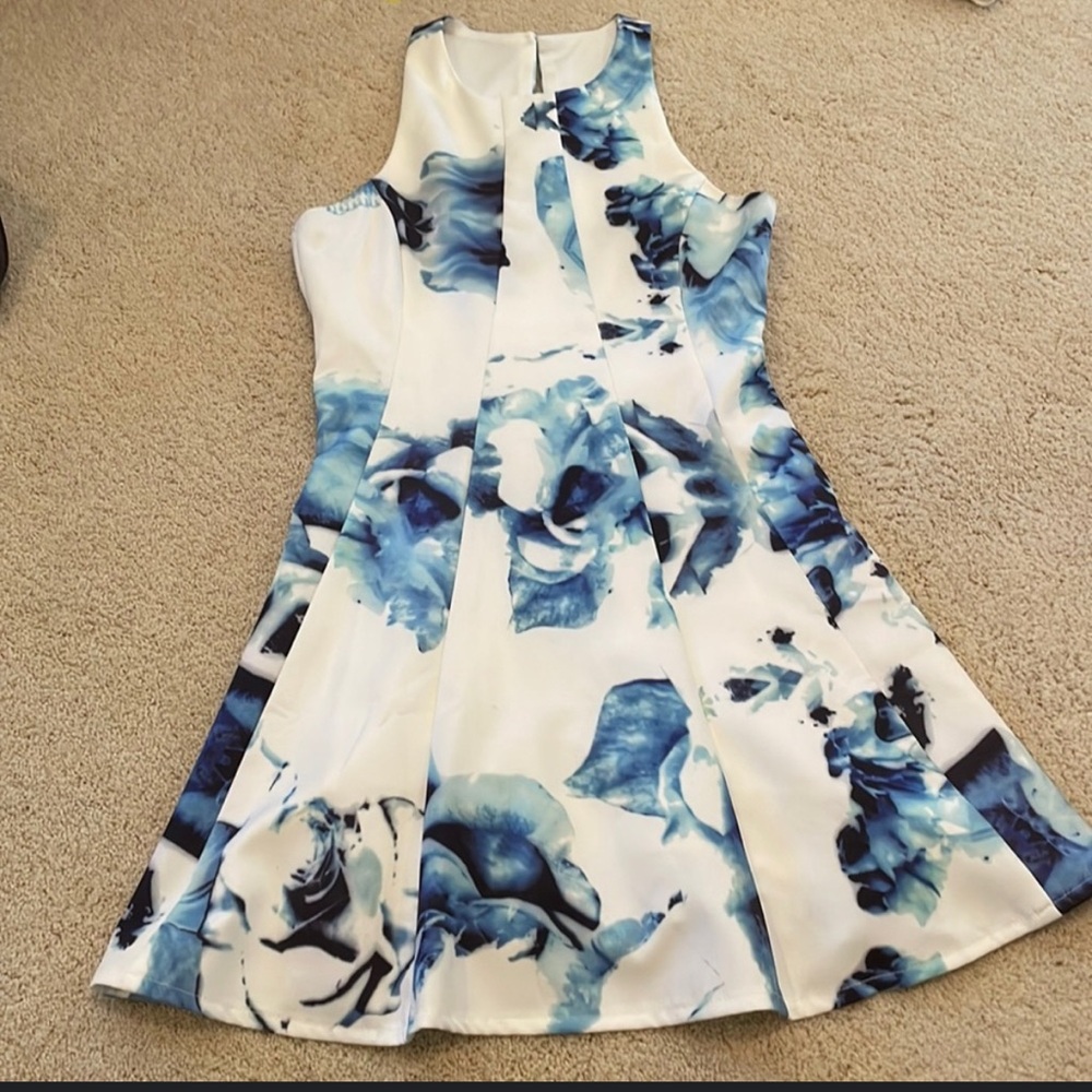 Like New Lulus Floral Skater Dress - XS